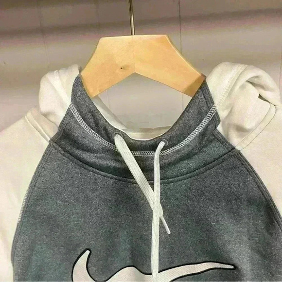 Nike Therma-Fit Womens Swoosh Colorblock Pockets Sweatshirt Hoodie Size M - Picture 6 of 10